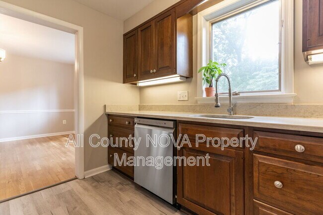 Building Photo - 4126 Lenox Dr