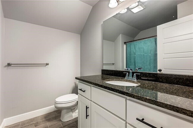 Building Photo - 2041 Tallgrass Ter