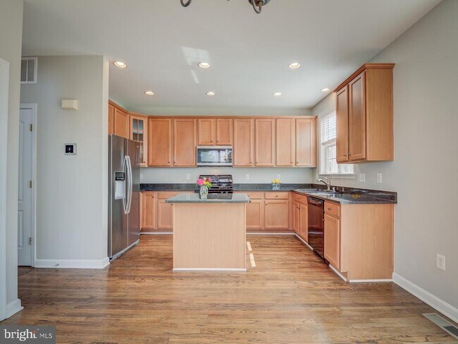 Building Photo - 42451 Magellan Square
