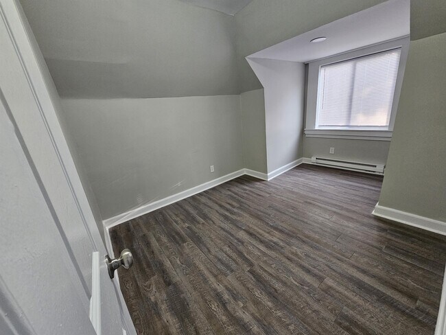 Building Photo - 510 S St Joseph St