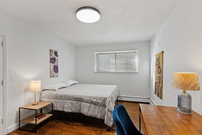 Building Photo - 44 Dana St