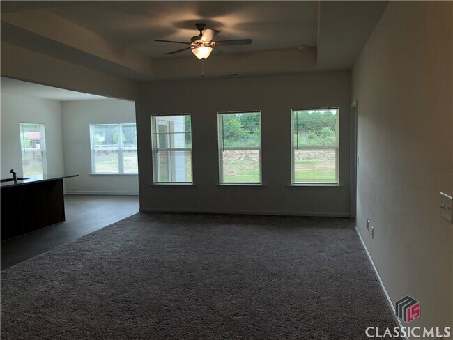 Building Photo - 1109 Day Dr