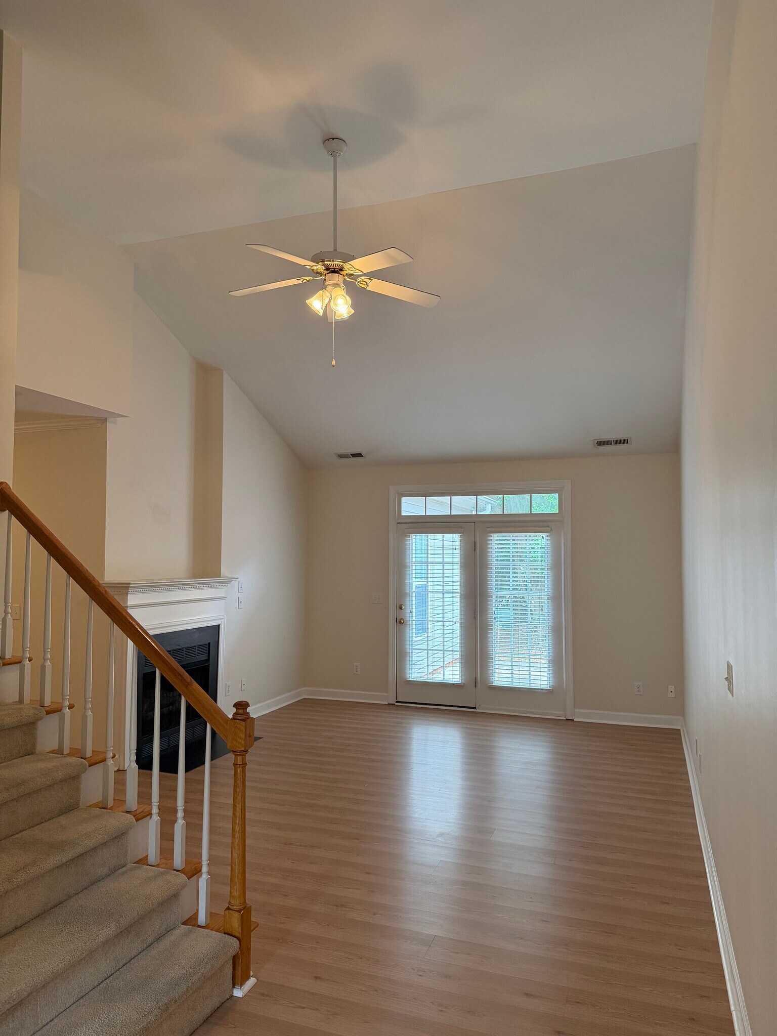 Building Photo - 175 Alpine Ct