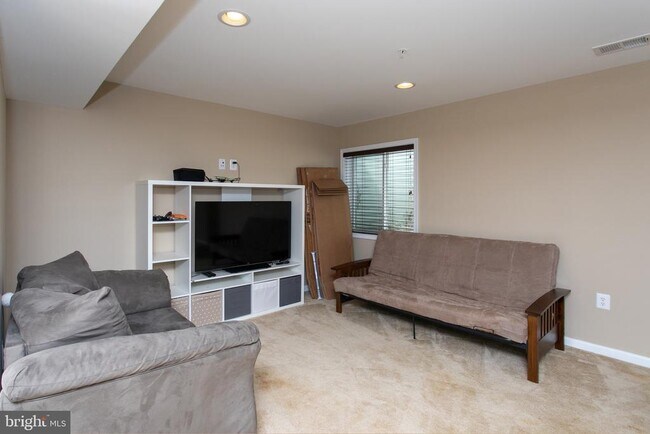 Building Photo - 2515 Baileys Pond Rd