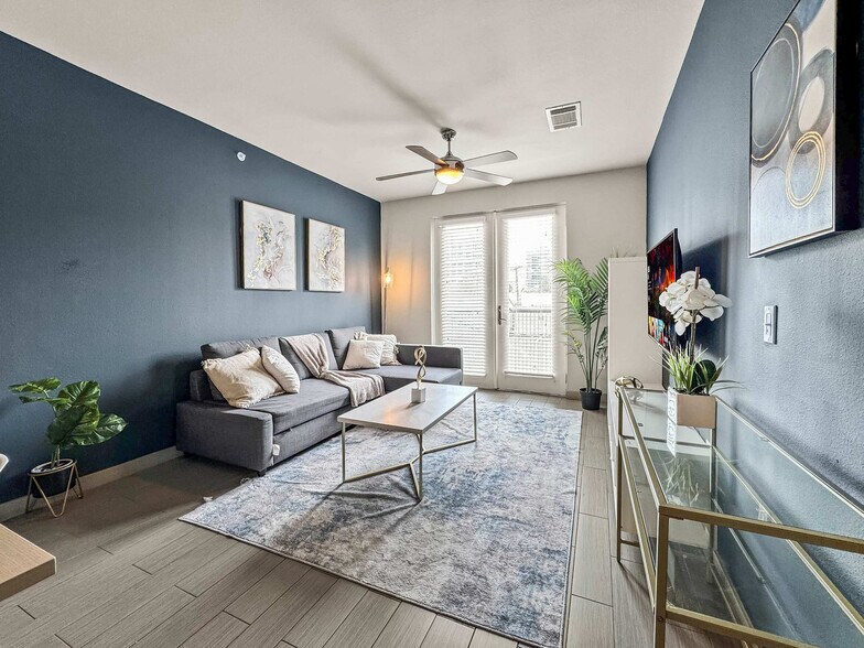 Building Photo - 3021 Routh St