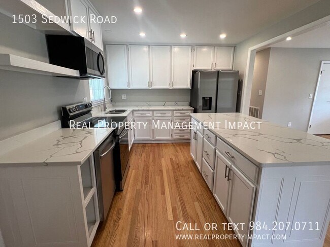 Building Photo - Vintage, 3-4 Bedroom 3 Bath Parkland Ranch...