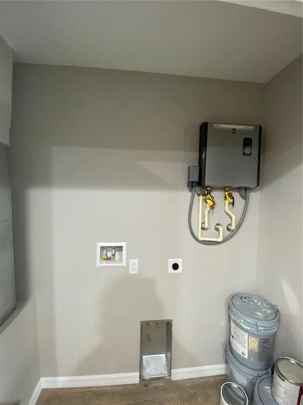 Building Photo - 8950 N Mendoza Way