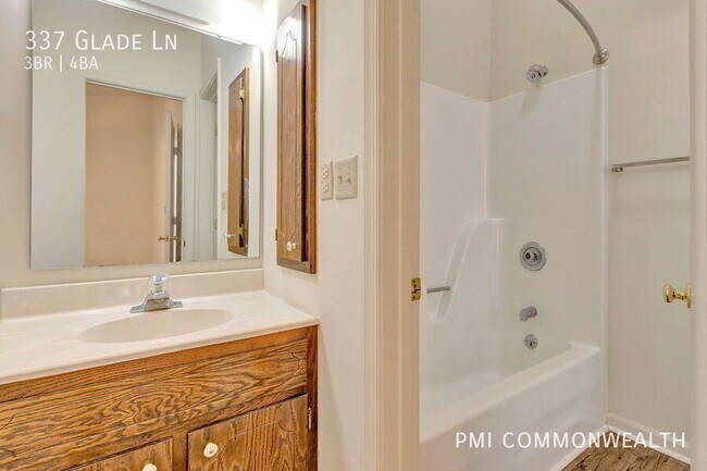 Building Photo - 337 Glade Ln