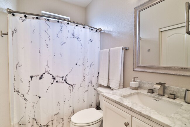Building Photo - Furnished 2 bed / 2.5 bath Gilbert Condo i...