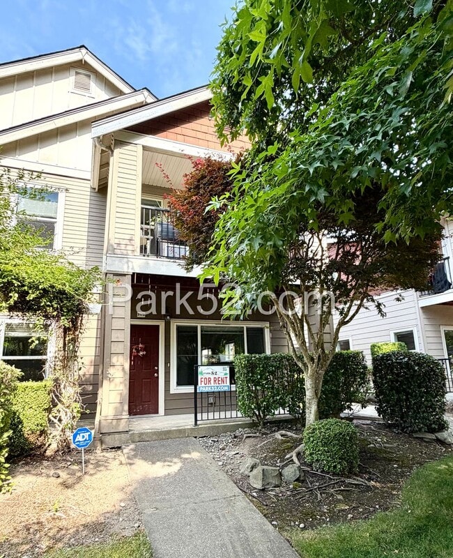 Building Photo - 2 Bedroom Plus Office Condo in DuPont!