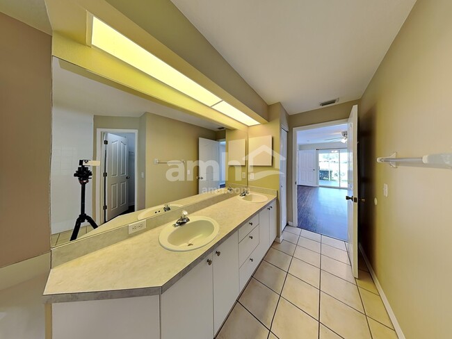 Building Photo - 6744 66th Ave E