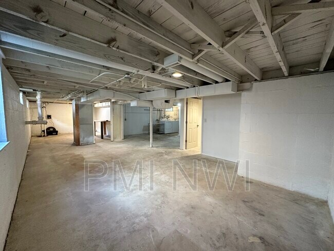 Building Photo - 209 N Rensselaer Ave