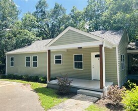 Building Photo - 2/1 Available Now Conveniently Located In Cherrydale!