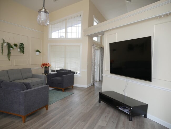 Building Photo - 5105 Forum Blvd