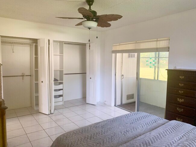 Building Photo - 315 Camden M