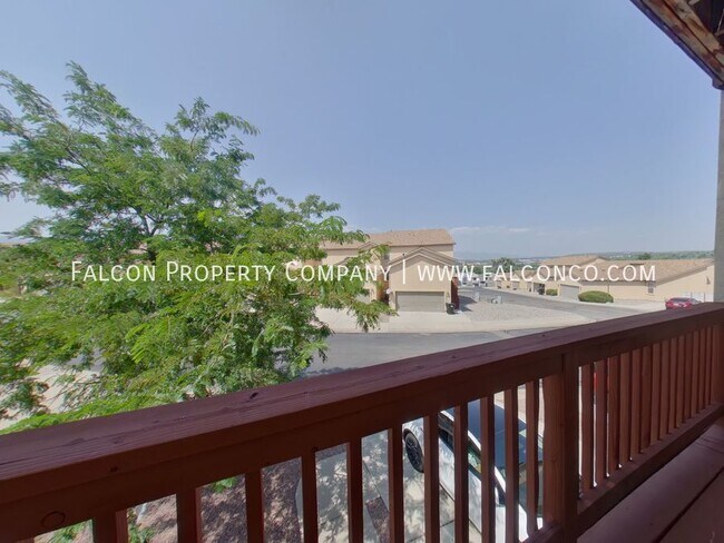 Building Photo - 623 Bosque Vis