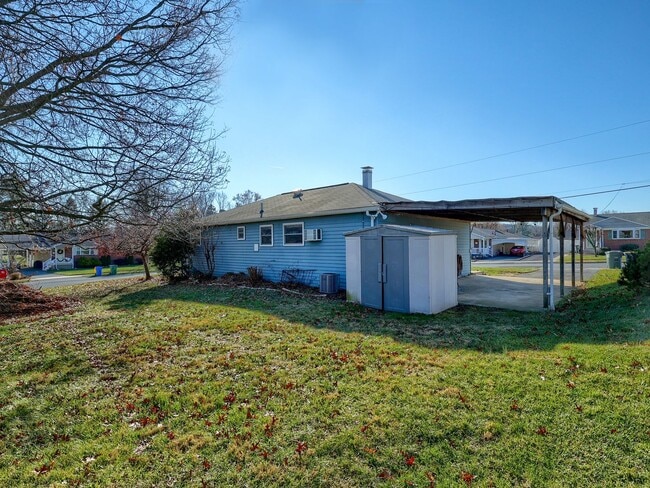 Building Photo - 3 Bedroom Ranch in Camp Hill