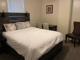 Building Photo - 1954 E 123rd St