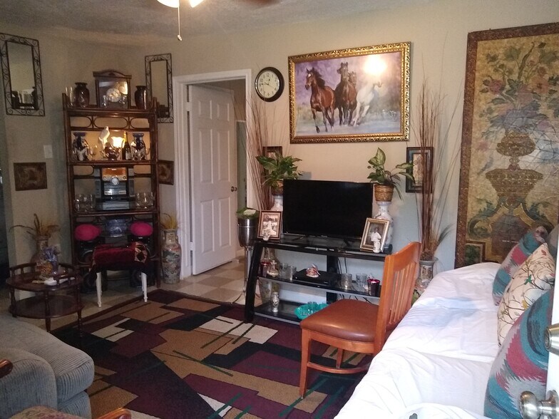 Building Photo - 5014 Mallow St