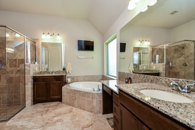 Building Photo - 23335 Robinson Pond Dr