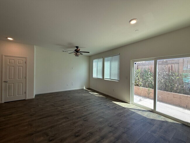 Building Photo - 2038 S Palm St