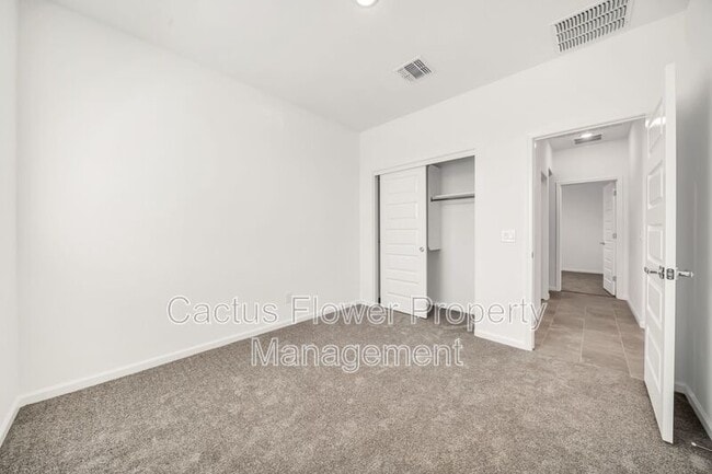 Building Photo - 13244 W Ranch Gate Rd