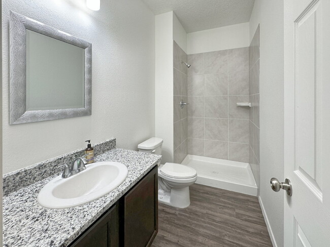 Building Photo - Almost new home in Mountain Hawk area of Northern Rio Rancho.