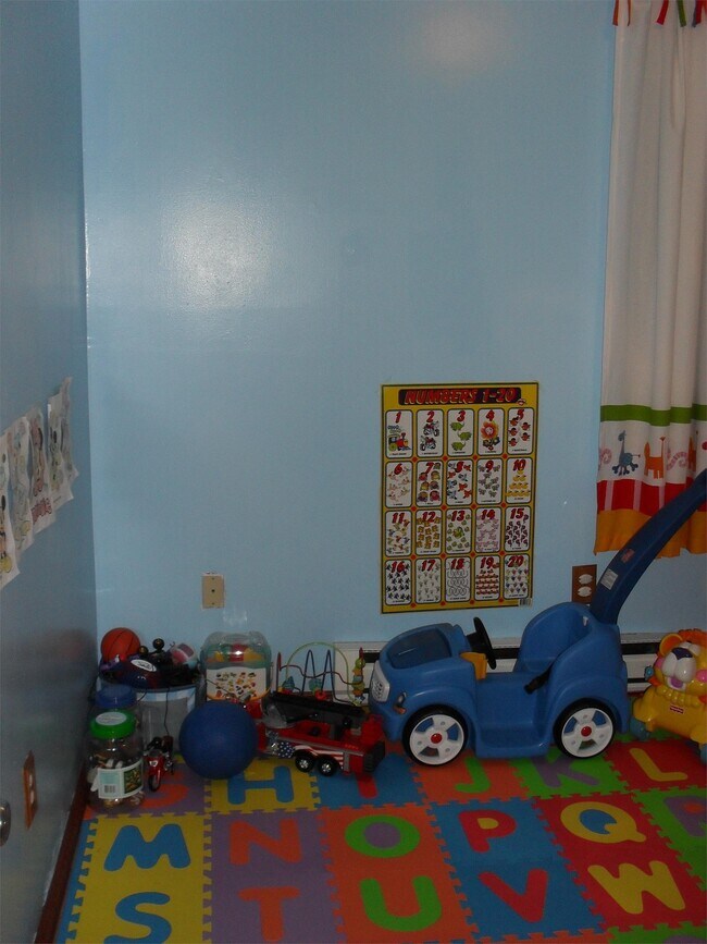 Building Photo - 7 Cypress Rd