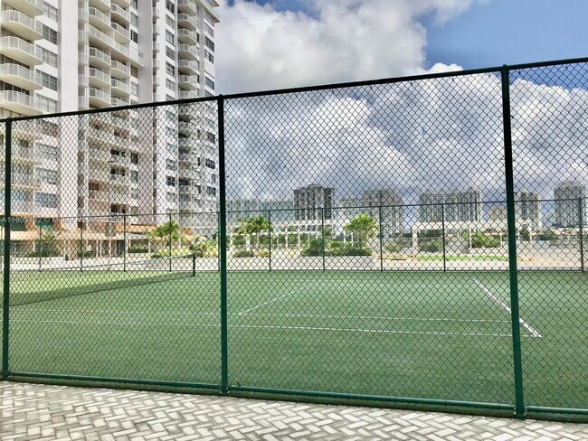 Building Photo - 18041 Biscayne Blvd