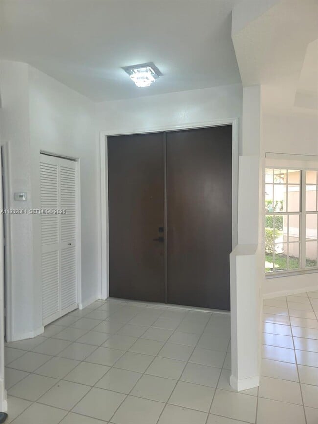 Building Photo - 14765 SW 132nd Pl