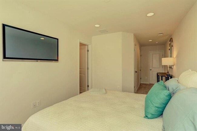 Building Photo - 42346 Alder Forest Terrace