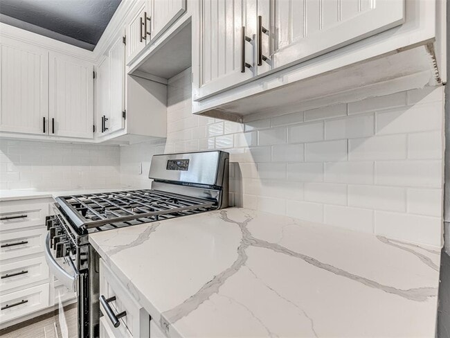 Building Photo - 14008 Gateway Dr