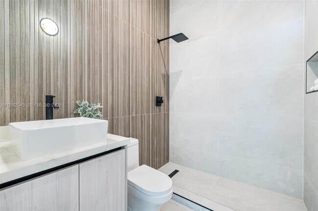 Building Photo - 2937 SW 21st St