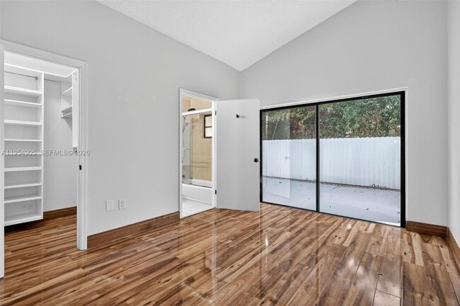 Building Photo - 1632 SW 19th Ter