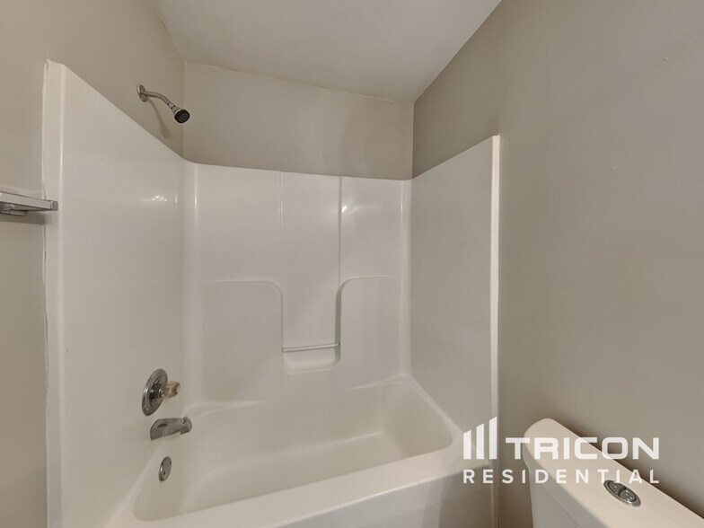 Building Photo - 173 Millwheel Dr