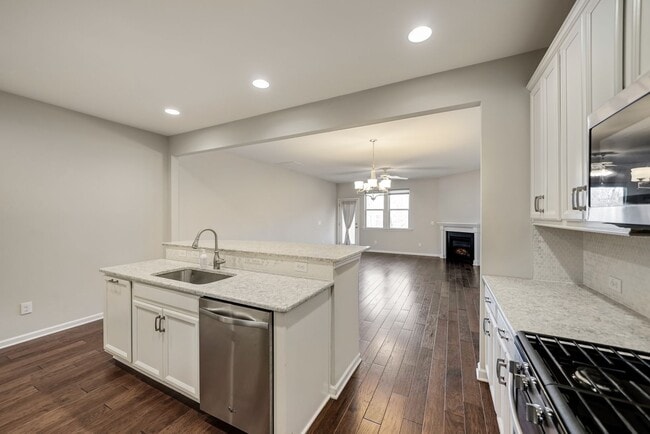 Building Photo - Contemporary, spacious 3-bedroom, 2.5-bath...