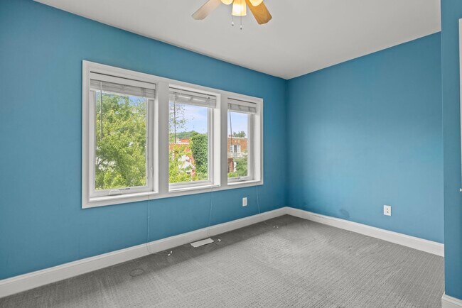 Building Photo - 1751 L St NE