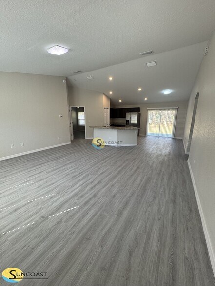 Building Photo - 1 Emerald Trail