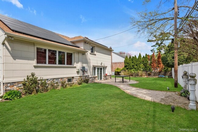 Building Photo - 830 Pepperidge Rd