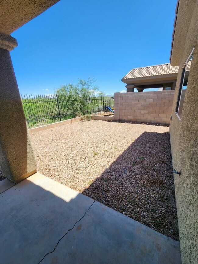 Building Photo - 3641 Cam Del Rancho
