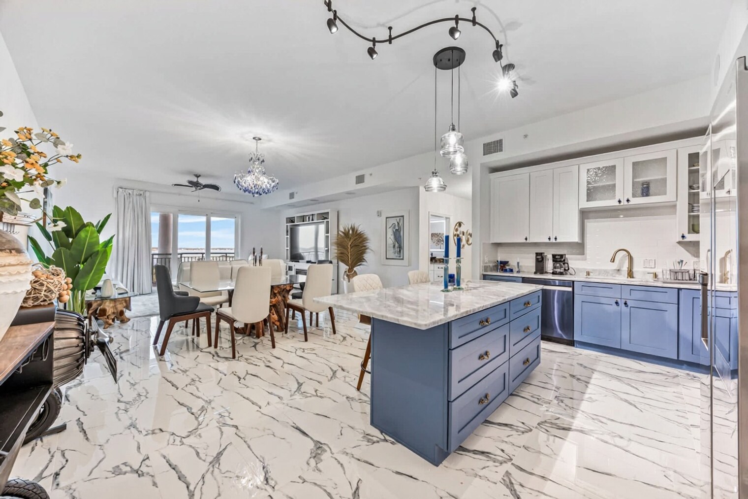 Building Photo - 605 Kemp St