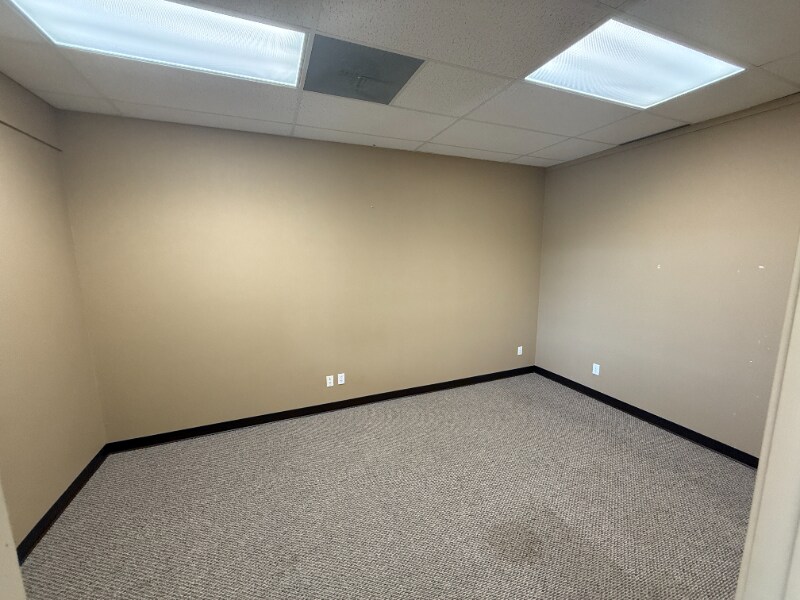 Building Photo - 3131 Airport Rd