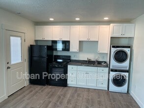 Building Photo - 945 Shadow Brk Ln