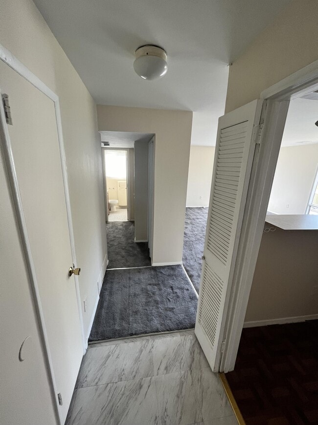 Building Photo - 7208 Donnell Pl