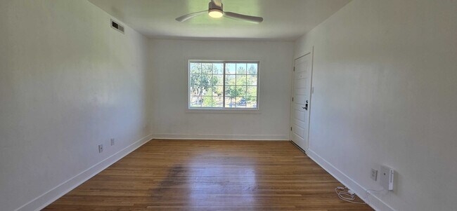 Building Photo - 808 E 300 S