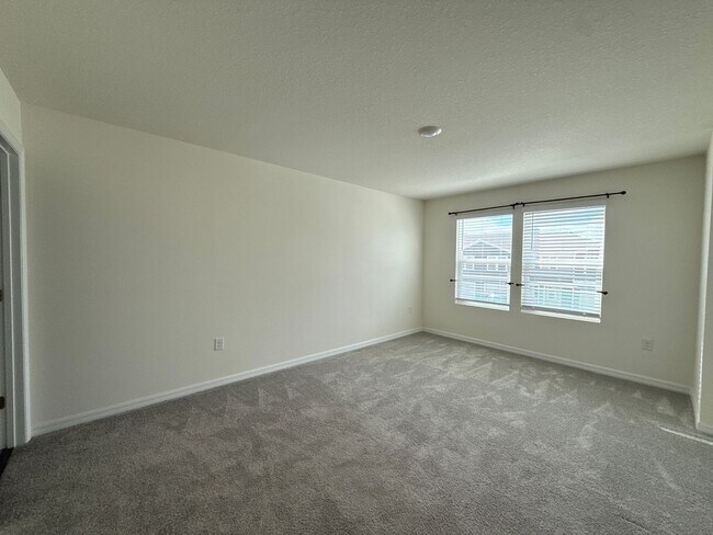 Building Photo - Beautiful Townhome Community Close to Everything!!