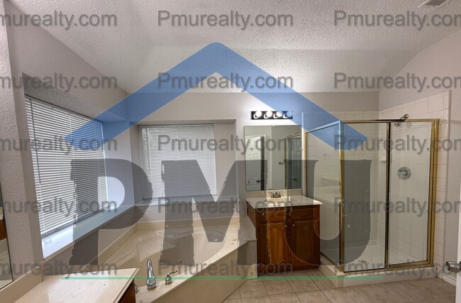 Building Photo - AVAILABLE NOW!!! Beautiful 3-Bedroom, 2-Ba...