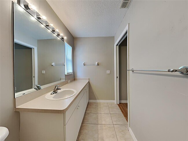 Building Photo - 7640 Prospect Hill Cir