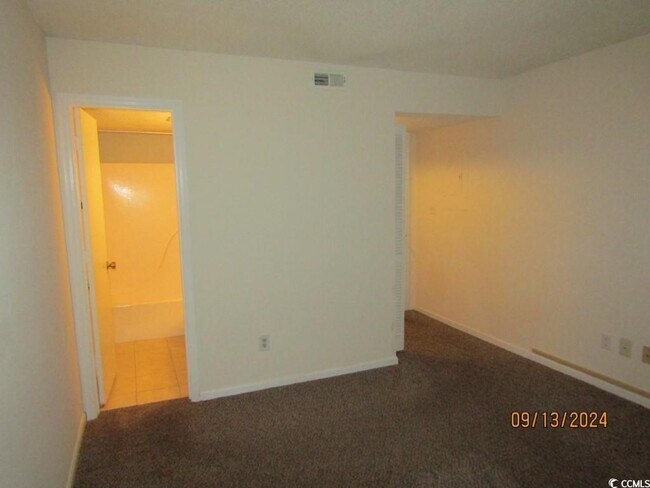 Building Photo - 1500 Cenith Dr