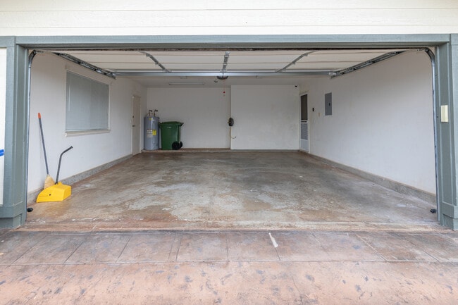 Building Photo - 95-220-220 Naaualii Pl